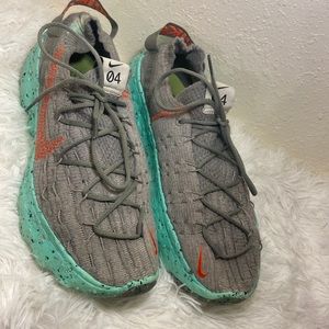 Nike Space Hippie 04 Dark Stucco Light Bone Green Glow - size 10